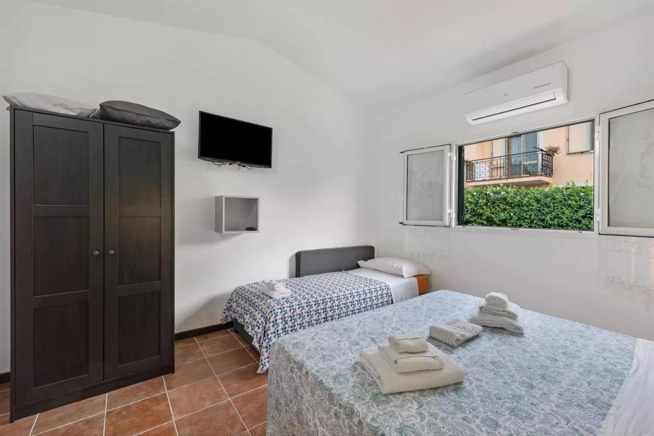 Casa Sanfe Apartment Albenga Bagian luar foto